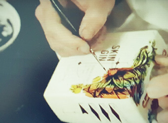 painted skin gin label