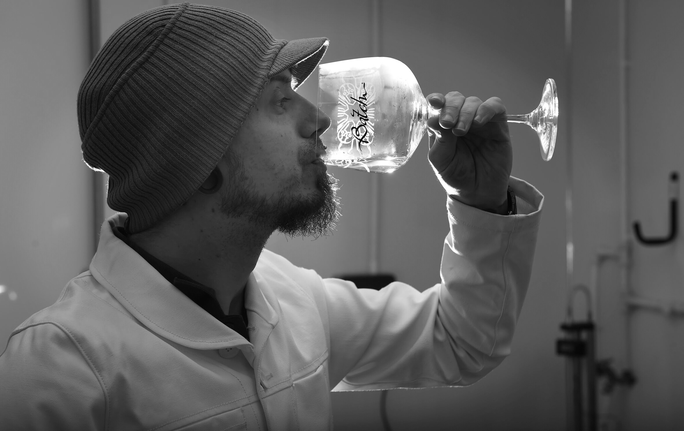Batch Head Distiller-Ollie Sanderson-1 BW Batch Spirits